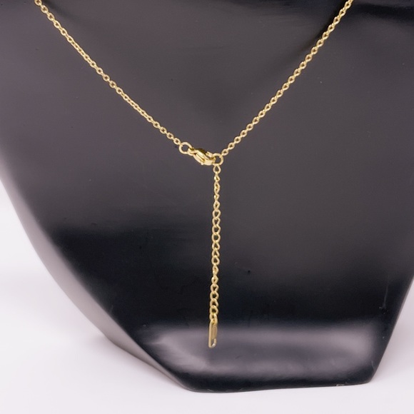 R initial Gold Necklace - Picture 5 of 8